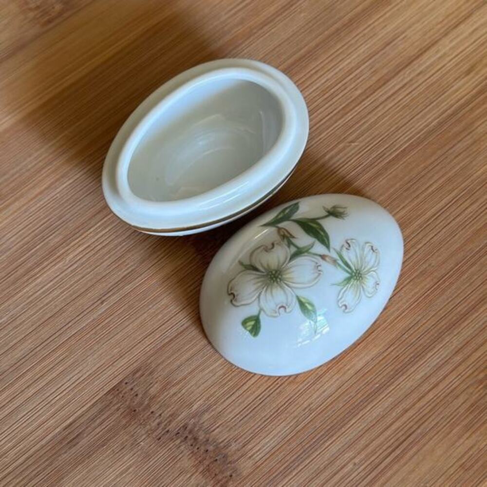 Hand painted egg shape trinket dish floral white‎ flower